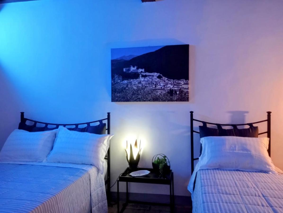 Casa Vacanze Garibaldi Spoleto Esterno foto